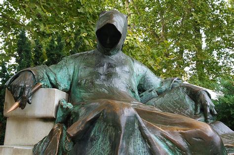 Anonymous Statue Budapest