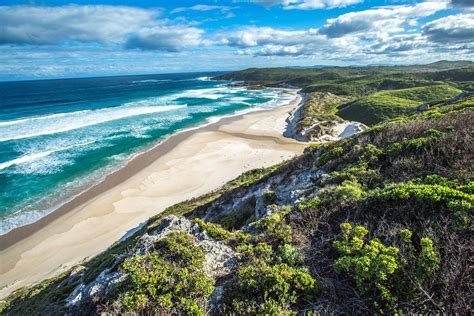 Conspicuous Cliffs Southern Wa
