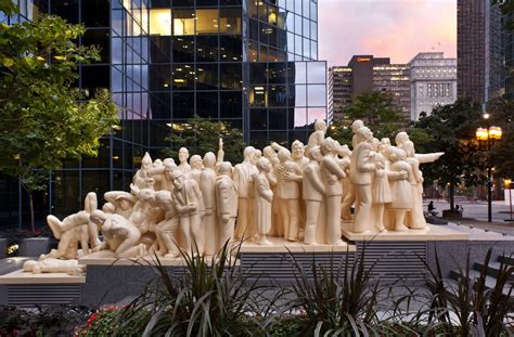 Illuminated Crowd Montréal